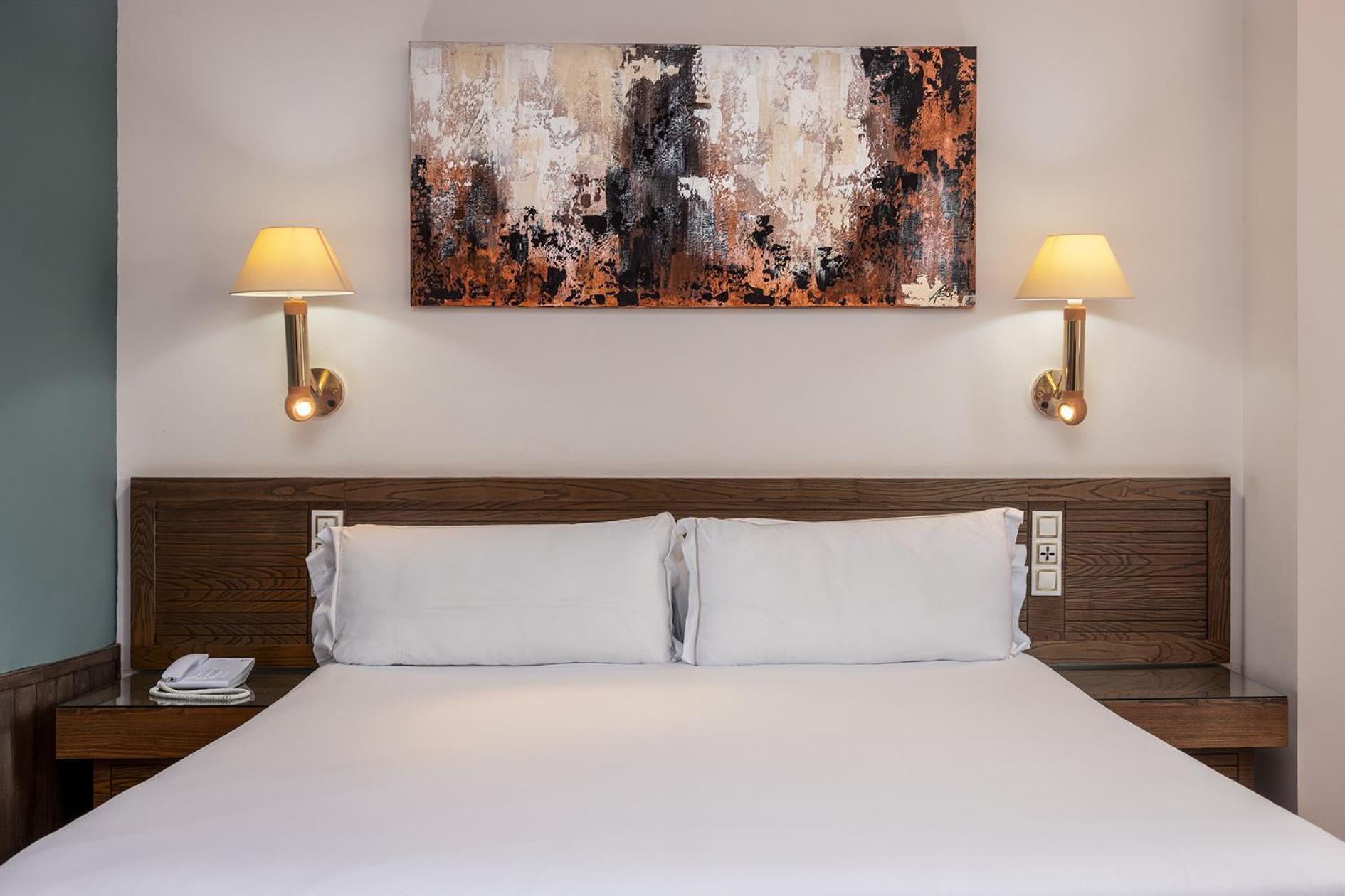 Superior Double Room (3 adults + 1 child),1668047170:JPEG