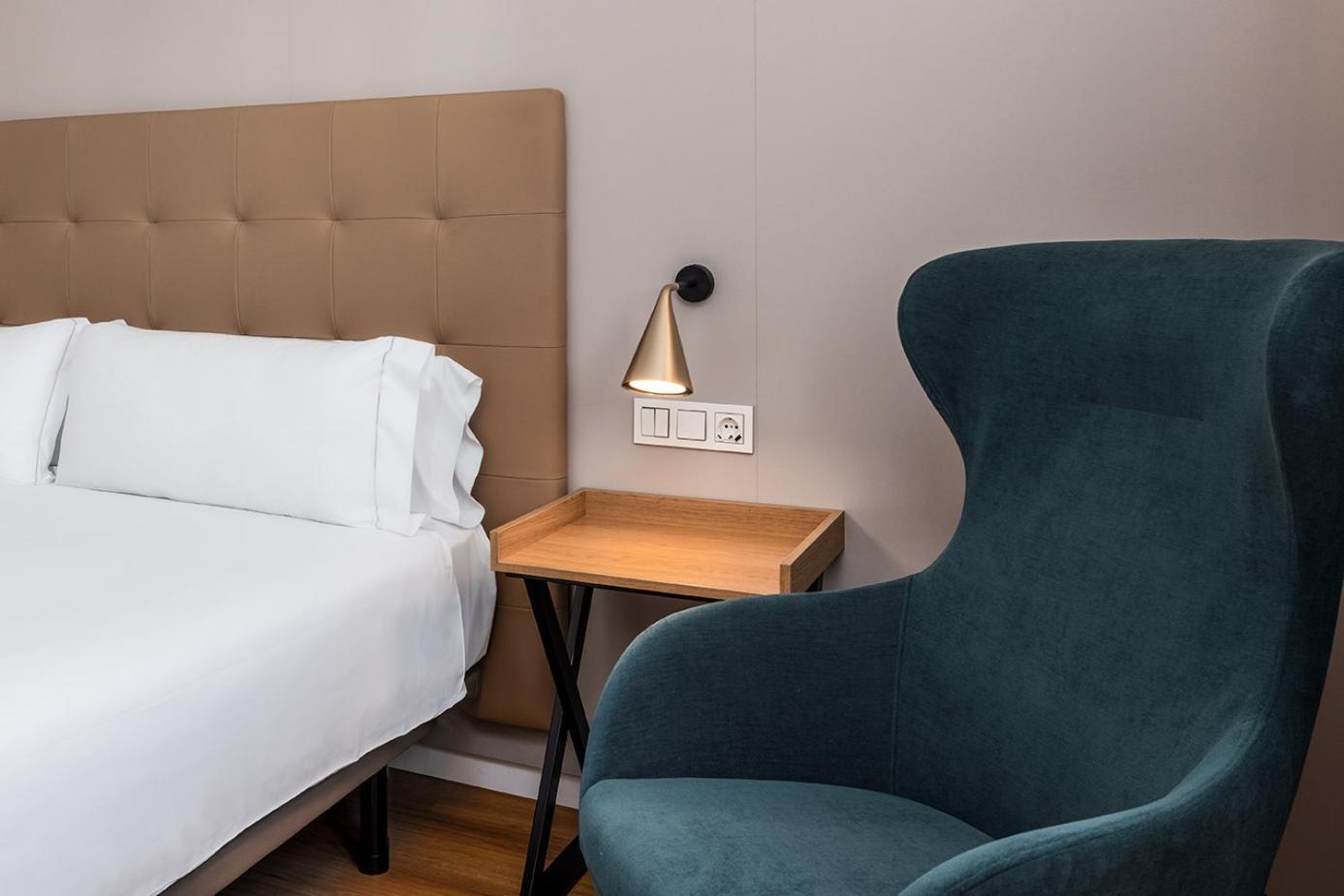 Family Room (2 Adults + 2 Children),1668047182:JPEG